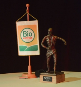 Bio-Award-statue